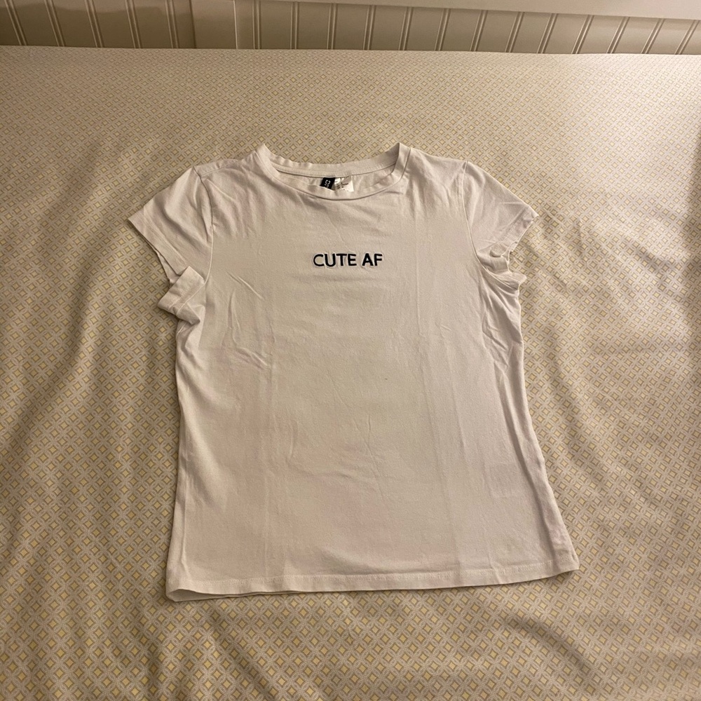 White tee